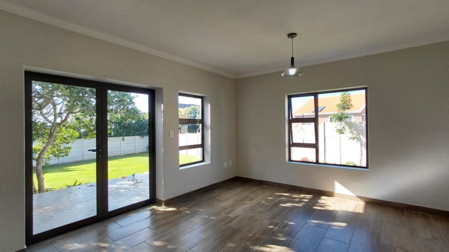 4 Bedroom Property for Sale in Stilbaai Wes Western Cape